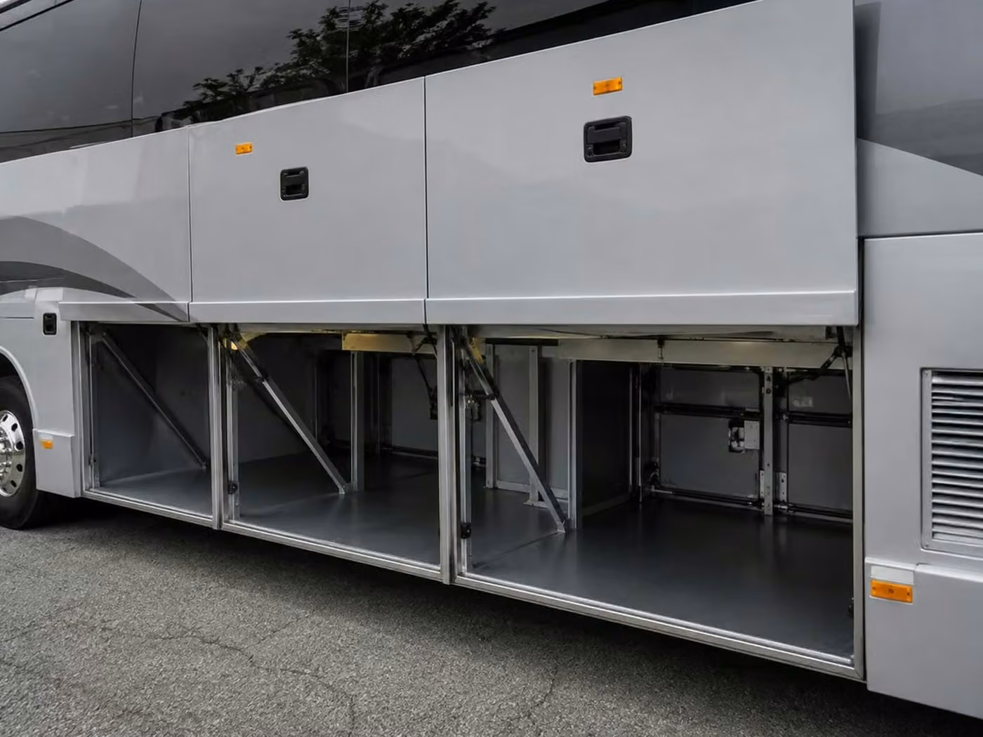 vestavia hills 56 passenger charter bus luggage bays