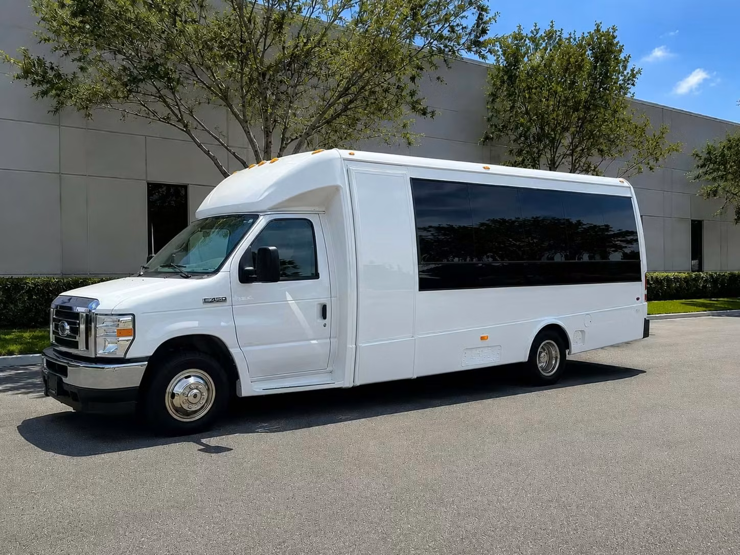 15 passenger minibus